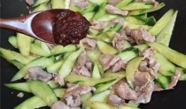 娱乐吃瓜酱生日重合,与粉丝共享欢乐时光